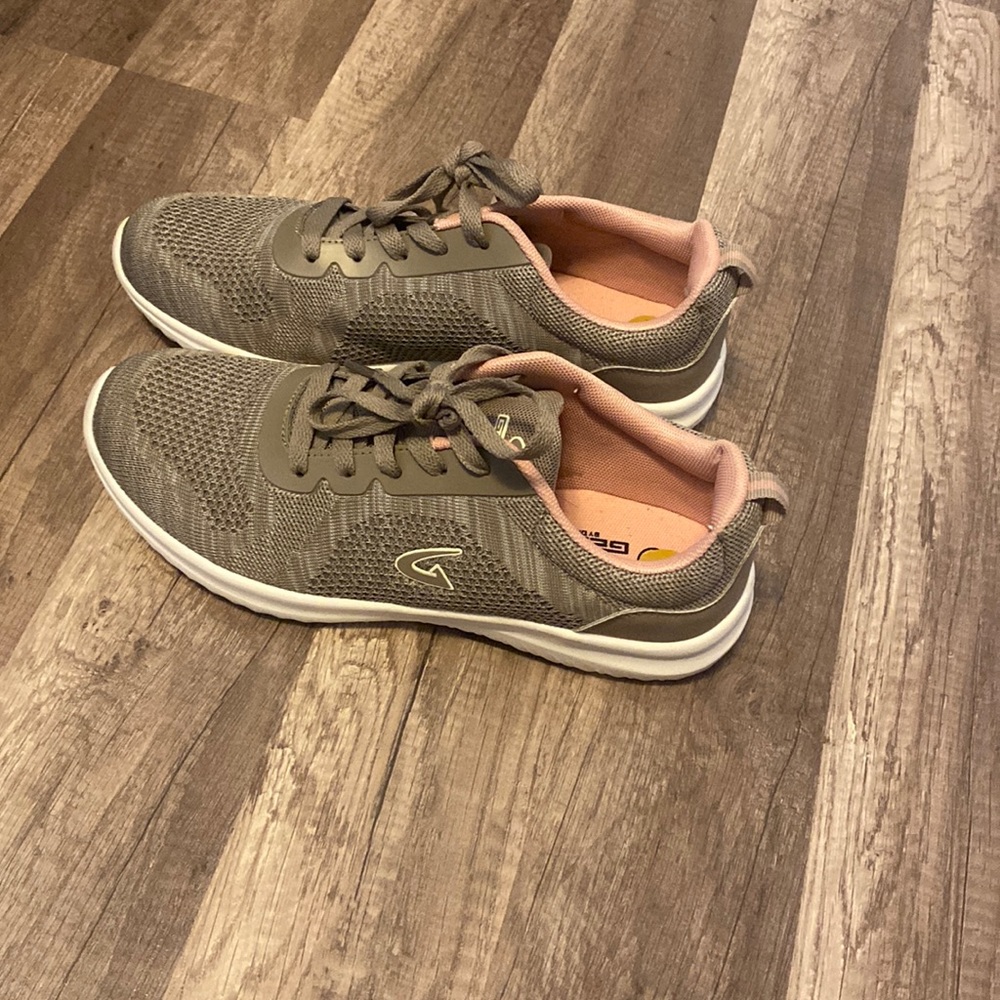 Tan shoes Geers